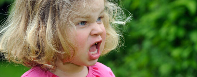 Bambina che piange, i capricci non sono comportamenti isterici e inspiegabili