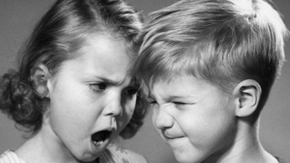 Perchè fratelli e sorelle litigano sempre fra di loro?